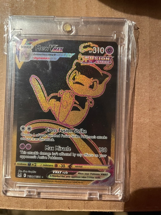 Pokemon Mew VMAX Holographic Black Gold Pink Trading Card